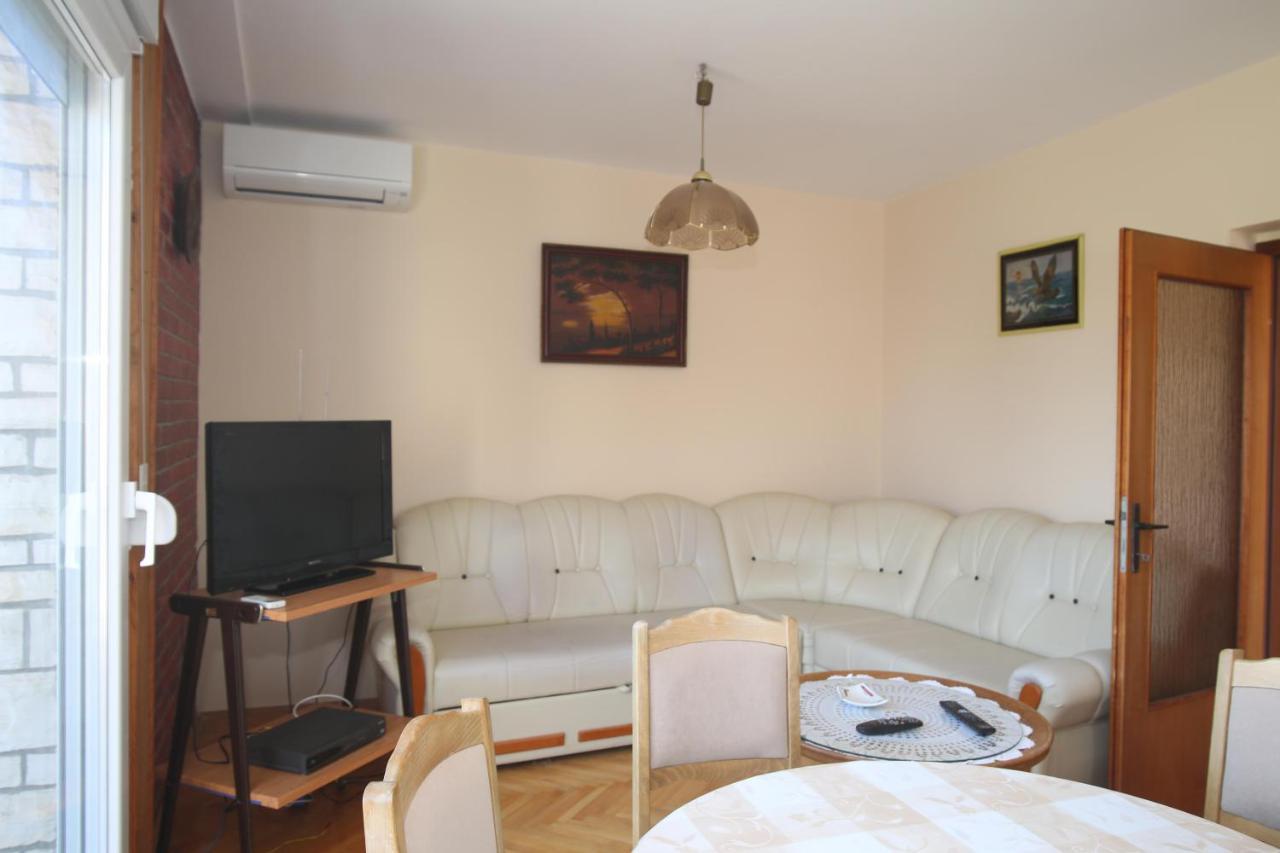 Apartment Michelle ビビニェ エクステリア 写真