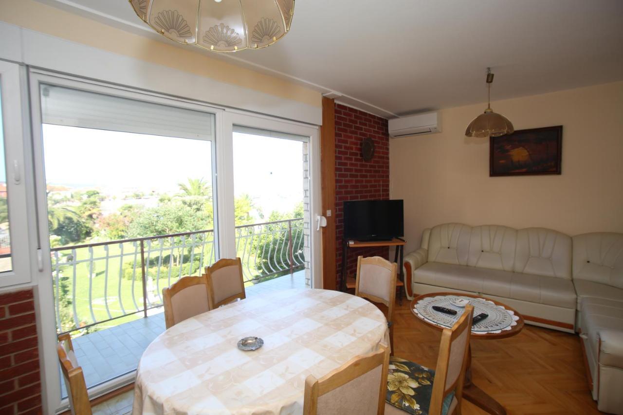 Apartment Michelle ビビニェ エクステリア 写真